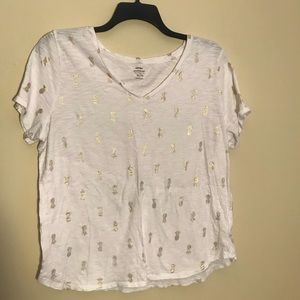 ⬇️$24 Old Navy Pineapple Short Sleeve V-Neck, XL